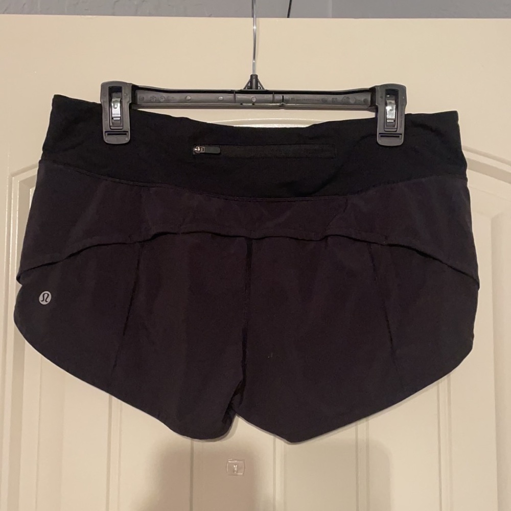 black lululemon🍋 2.5” speed-up shorts